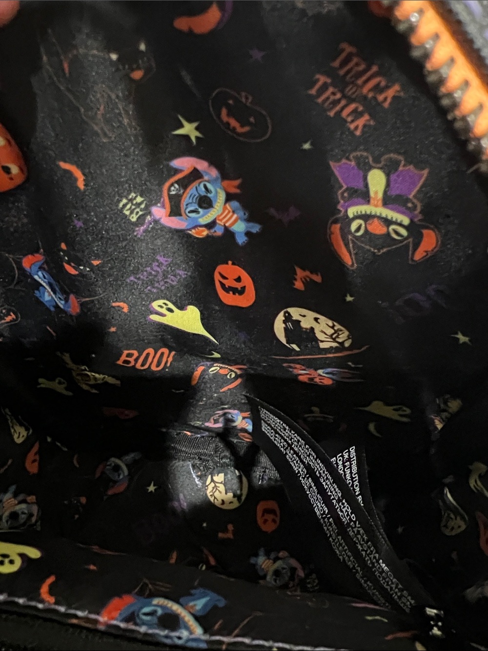 Loungefly Stitch Halloween Crossbody Bag used once - Picture 3 of 3